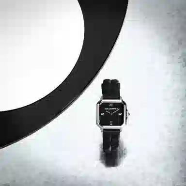 KARL LAGERFELD Square Classics