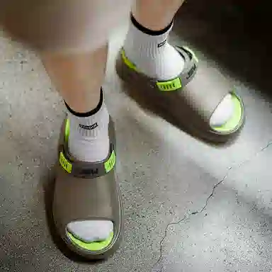 真维斯 时尚沙滩家居两用软底 凉拖鞋 男款