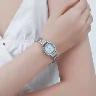 AIVN Fashion Quartz Silver Dial