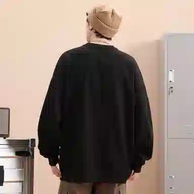 DOKI Logo Embroidered Sweatshirt