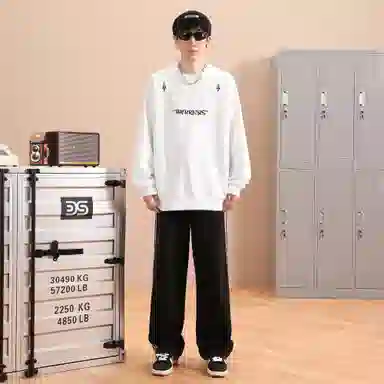 DOKI Logo Embroidered Sweatshirt