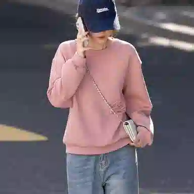 【dme】 纯色时尚简约圆领休闲立体蝴蝶贴布钉珠上衣宽松好搭长袖卫衣 女款