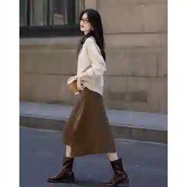 【dme】 秋季简约风圆领宽松藏肉小个子舒适纯色时尚百搭休闲卫衣 女款