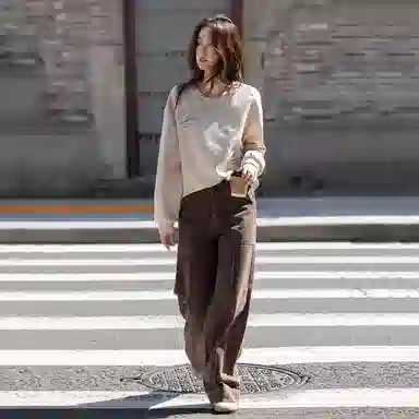 【dme】 纯色时尚简约圆领休闲立体蝴蝶贴布钉珠上衣宽松好搭长袖卫衣 女款