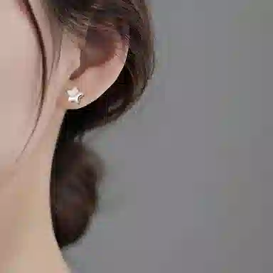 s999