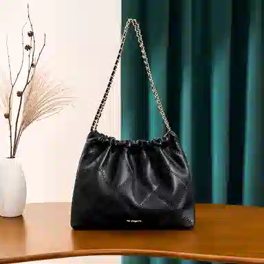 红蜻蜓 时尚简约链条设计百搭 合成革 单肩包 常规 女款 黑色