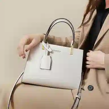 红蜻蜓 真皮时尚潮流拉链开合 牛皮 斜挎单肩包手提包 中号 女款 米白色