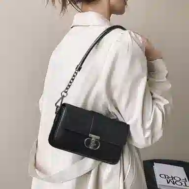 红蜻蜓 时尚百搭小香风旋扣开合通勤休闲 牛皮 小方包链条包斜挎单肩包 常规 女款 黑色