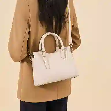 红蜻蜓 礼盒装高级感优雅气质丝巾潮流时尚百搭简约休闲实用通勤单肩包周年生日托特包 牛剖层皮革 手提包 常规 女款 黑色/米白色