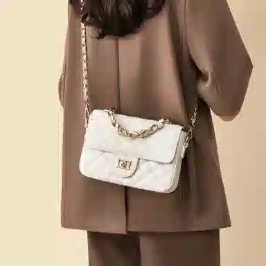 红蜻蜓 百搭小香风菱格链条高级感简约通勤实用 牛皮 斜挎包 常规 女款 米白色/黑色