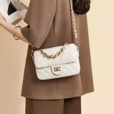 红蜻蜓 百搭小香风菱格链条高级感简约通勤实用 牛皮 斜挎包 常规 女款 米白色/黑色