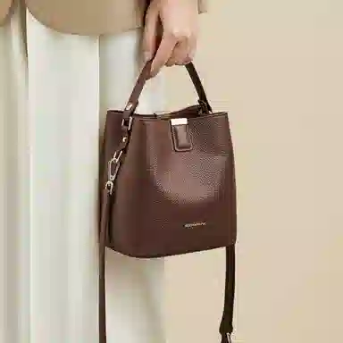 红蜻蜓 精致小巧小众高质感通勤大容量 牛皮 水桶包单肩包手提包斜挎包 常规 女款 棕色/黑色/米白色/咖啡色