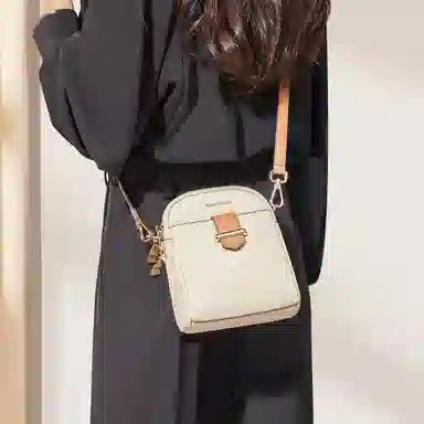 红蜻蜓 时尚百搭可拆卸肩带 头层牛皮配超纤合成革 斜挎单肩包 女款 浅卡其