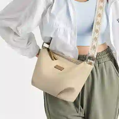 红蜻蜓 时尚潮流百搭高级简约 合成革 斜挎包 常规 女款 米白色