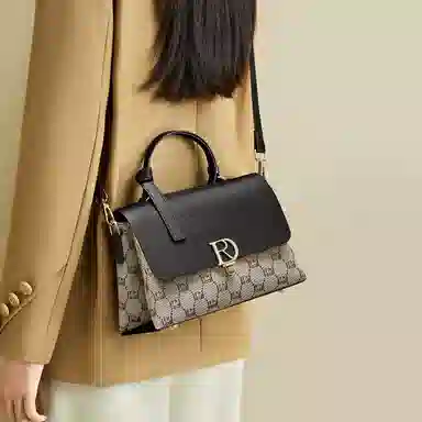 红蜻蜓 经典复古拼接简约高级感 字母小众设计百搭 织物 女包手提斜挎单肩包 春夏季 中号 女款 咖啡色/棕色