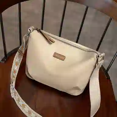 红蜻蜓 时尚潮流百搭高级简约 合成革 斜挎包 常规 女款 米白色