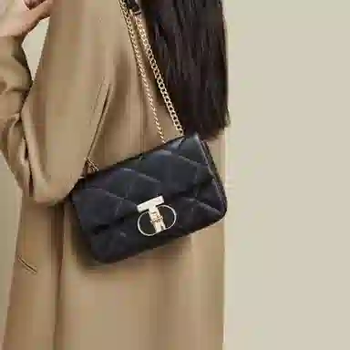 红蜻蜓 法式简约设计云朵皮菱格链条包精致百搭夏季高级感 牛剖层皮革 腋下包单肩包斜挎包 女款 黑色