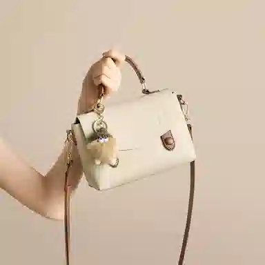 红蜻蜓 高颜值小香风经典上班通勤小众高级感质感 牛皮 单肩手提包 女款 米白色