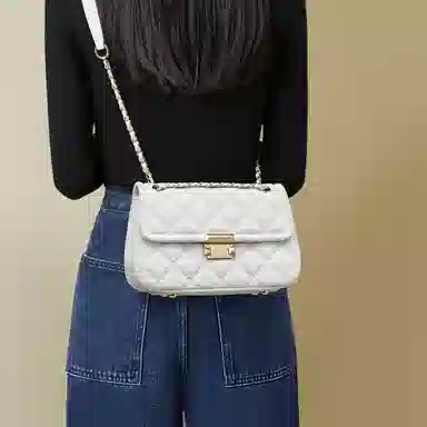 红蜻蜓 学院风女学生包包气质百搭经典小香风菱格五金链条自动扣 牛皮 斜挎包单肩包 常规 女款 银色/米白色/黑色