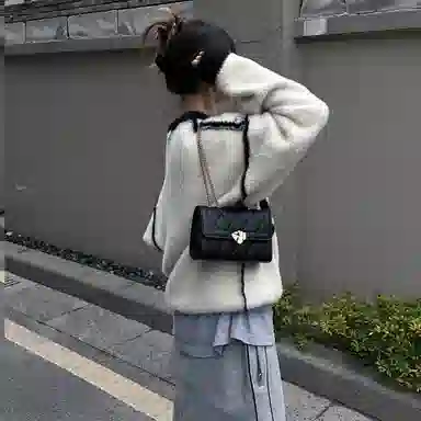 红蜻蜓 百搭少女包法式小香风通勤链条包时尚菱格包 聚氨酯拼合成革 单肩包腋下包手提包斜挎包 女款 黑色/米白色