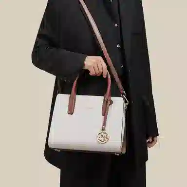 红蜻蜓 加大号拉链开合 牛皮 大托特妈妈包斜挎单肩水桶包手提包 女款 杏色