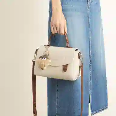 红蜻蜓 高颜值小香风经典上班通勤小众高级感质感 牛皮 单肩手提包 女款 米白色