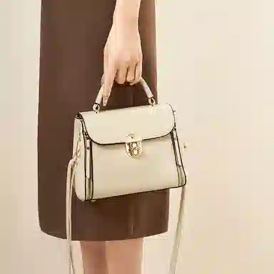 红蜻蜓 高级感经典设计气质百搭通勤妈妈老花 牛剖层皮革拼合成革 轻巧便携学院风女友斜挎包单肩包手提包 女款 咖啡色/黑色/奶昔白