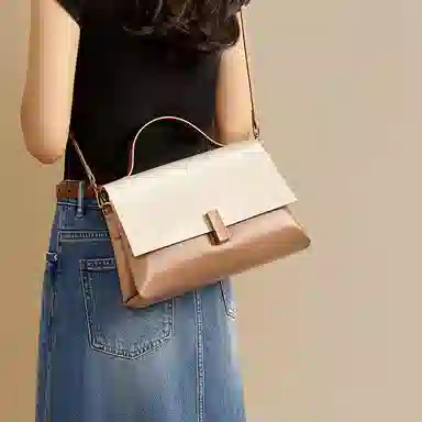 红蜻蜓 简约通勤百搭软皮美拉德风 牛皮拼合成革 单肩斜挎手提包 女款 摩卡棕/咖啡色