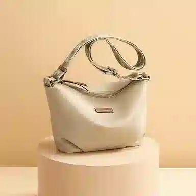 红蜻蜓 时尚潮流百搭高级简约 合成革 斜挎包 常规 女款 米白色