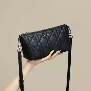 红蜻蜓 经典休闲简约日常通勤时尚百搭 牛剖层皮革拼超纤维合成革 单肩斜挎包 女款 饼干杏/极夜黑