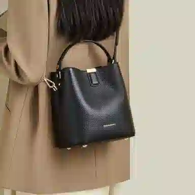 红蜻蜓 精致小巧小众高质感通勤大容量 牛皮 水桶包单肩包手提包斜挎包 常规 女款 棕色/黑色/米白色/咖啡色