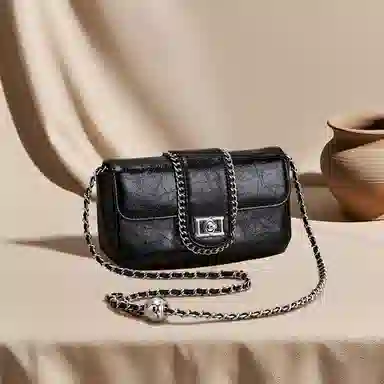 红蜻蜓 时尚潮流百搭 个性复古简约休闲时尚通勤 牛皮革 斜挎包 常规 女款 黑色