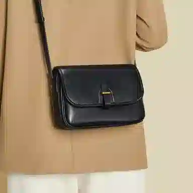 红蜻蜓 经典简约纯色百搭通勤大容量 牛剖层皮革 单肩包腋下包斜挎包 女款 黑色