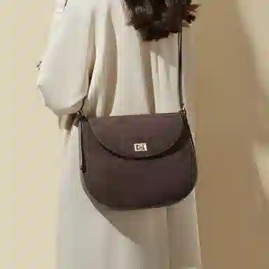 红蜻蜓 复古小众时尚马鞍包高级感磨砂 牛皮 斜挎手提单肩包 常规 女款 焦糖色/咖啡色