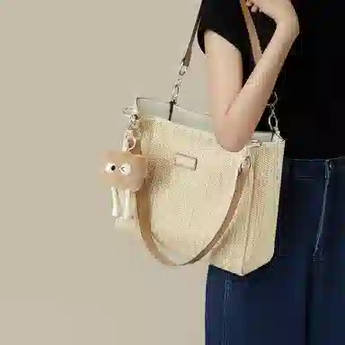 红蜻蜓 高颜值小众时尚 织物拼合成革 单肩包托特包 女款 奶杏色