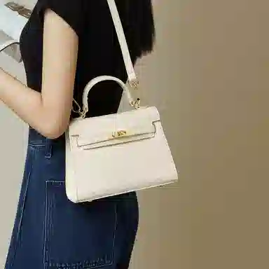 红蜻蜓 高级时髦百搭休闲鳄鱼纹 牛皮 单肩斜挎包 女款 奶白色