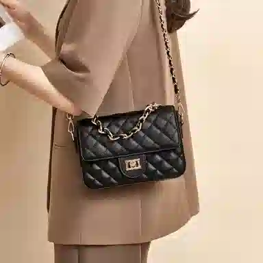 红蜻蜓 百搭小香风菱格链条高级感简约通勤实用 牛皮 斜挎包 常规 女款 米白色/黑色