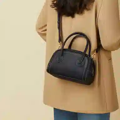 红蜻蜓 复古纯色时尚 超纤合成革 单肩包斜挎包 小号 女款 饼干杏/黑色