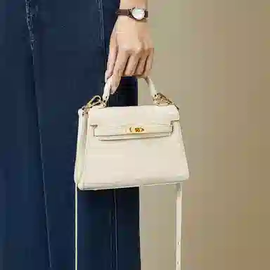 红蜻蜓 高级时髦百搭休闲鳄鱼纹 牛皮 单肩斜挎包 女款 奶白色