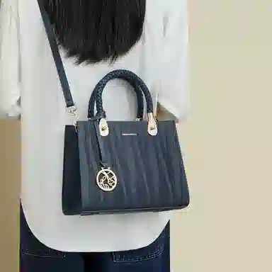 红蜻蜓 高级感气质通勤百搭款 牛皮 手提包斜挎包 女款 蓝色/黑色