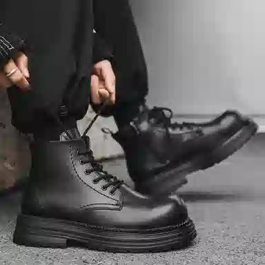 超纤皮 英伦高帮工装复古机车风格舒适日常通勤百搭 短靴 男款 黑色