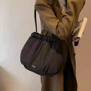 巴朗熊 休闲大容量软糯 尼龙 单肩包 女款 多色