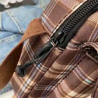 巴朗熊 休闲外出百搭 尼龙 斜挎包 女款 多色