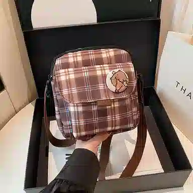 巴朗熊 休闲外出百搭 尼龙 斜挎包 女款 多色