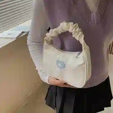 爱心设计感腋下包月亮包褶皱可爱抽绳手提包 帆布 单肩包 常规 女款 白色/黑色