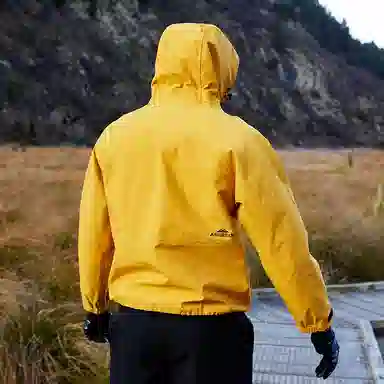 阿尔卑斯 山系户外字母印花连帽时尚三防保暖冲锋夹克 男女同款