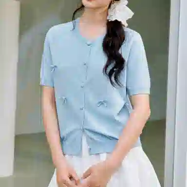 茵曼 气质时尚舒适短袖针织衫 女款