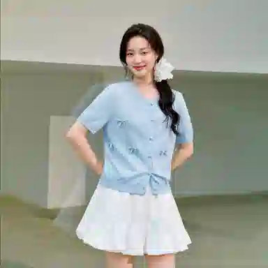 茵曼 气质时尚舒适短袖针织衫 女款