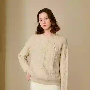 茵曼 复古杂色绞花圆领宽松针织衫 女款