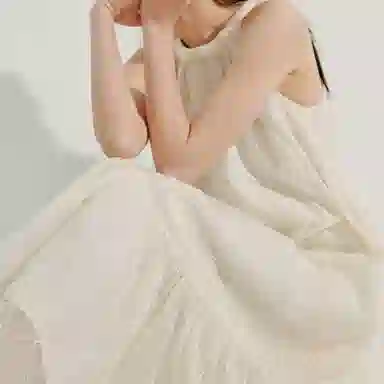 茵曼 纯色简约舒适无袖连衣裙 女款 梨花杏